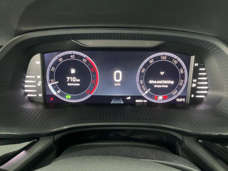 Skoda Octavia 2.0 TDI First Edition — zdjęcie 13