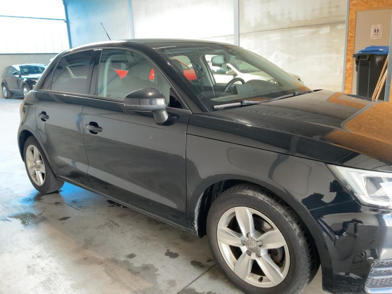 Audi A1 Sportback 1.0 TFSI — zdjęcie 8