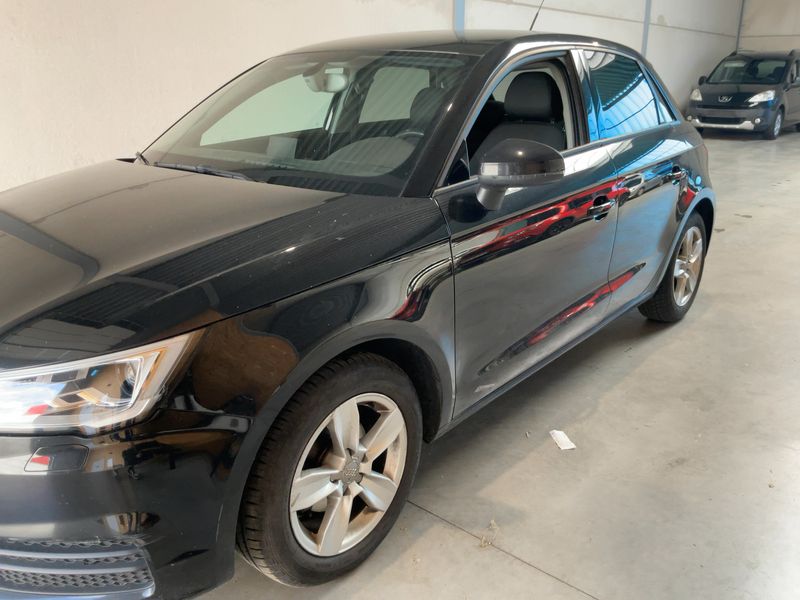 Audi A1 Sportback 1.0 TFSI — zdjęcie 2
