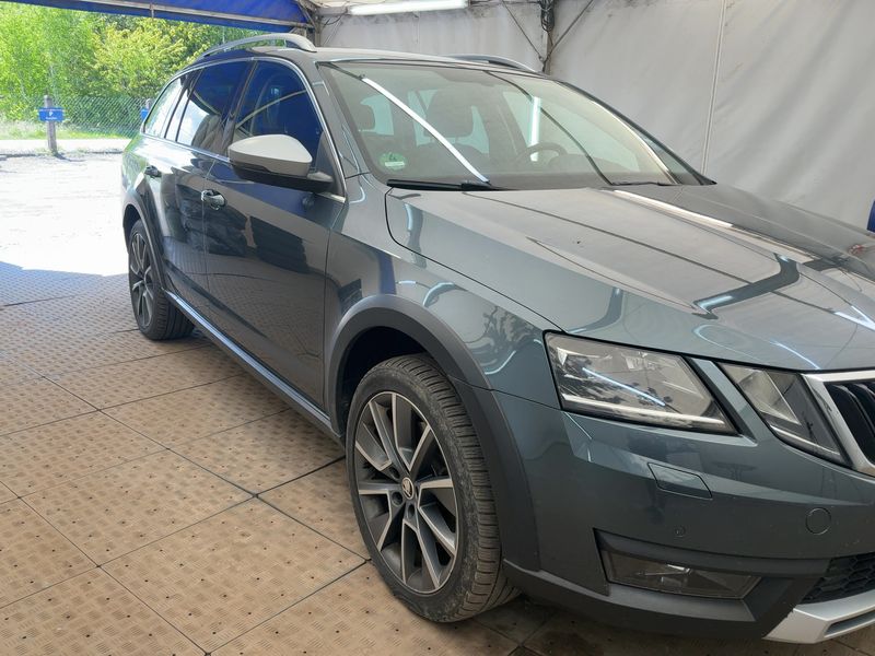 Skoda Octavia 2.0 TDI Scout 4x4 — zdjęcie 8