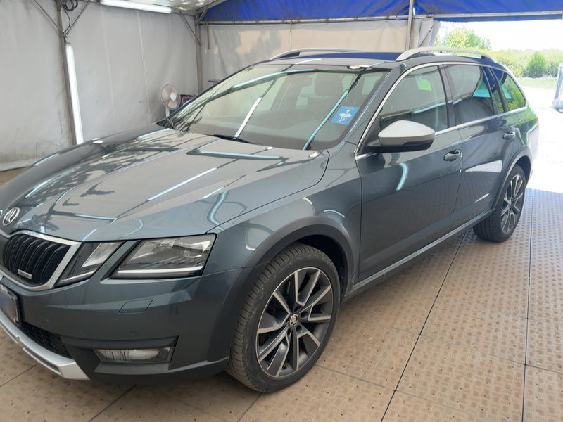 Skoda Octavia 2.0 TDI Scout 4x4 — zdjęcie 1
