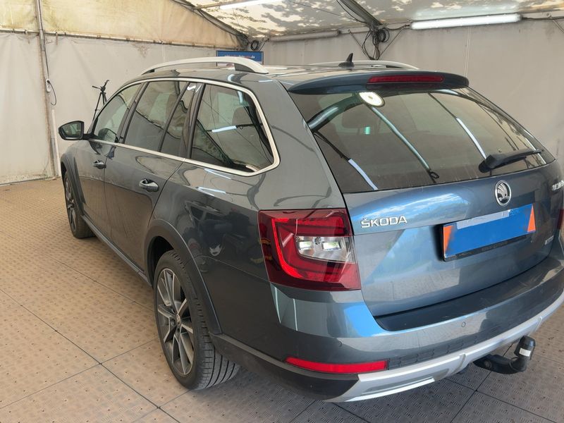 Skoda Octavia 2.0 TDI Scout 4x4 — zdjęcie 3