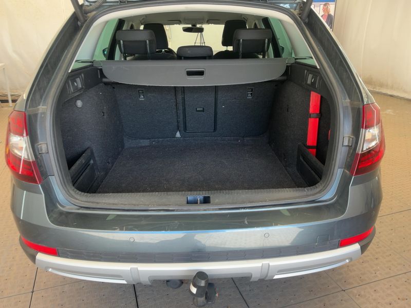 Skoda Octavia 2.0 TDI Scout 4x4 — zdjęcie 10