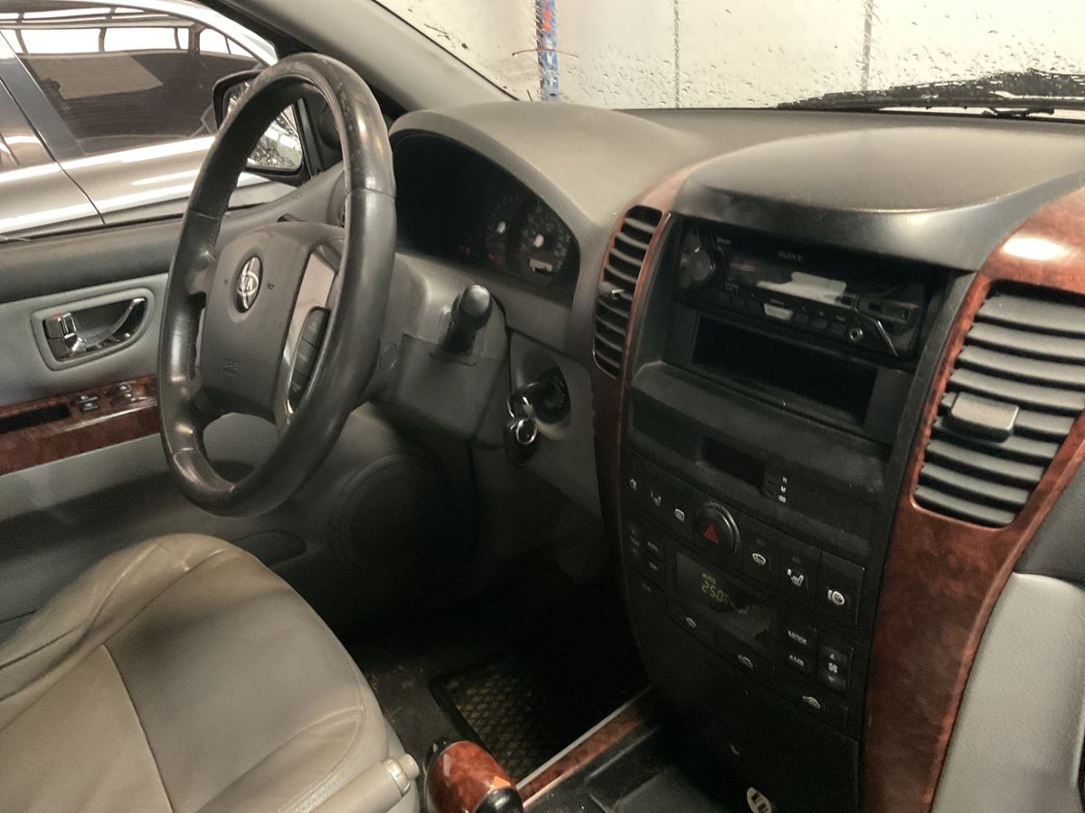 Kia Sorento 2004 — photo 10