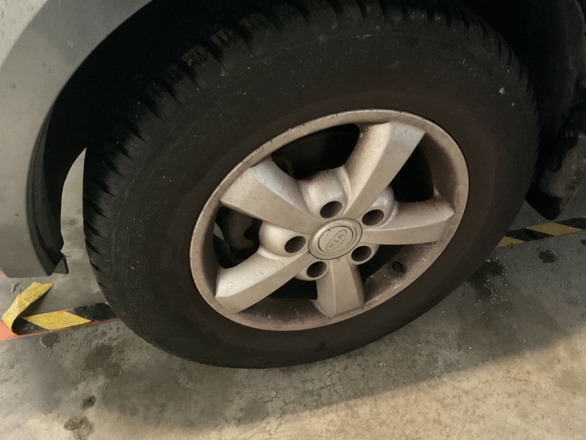 Kia Sorento 2004 — photo 8