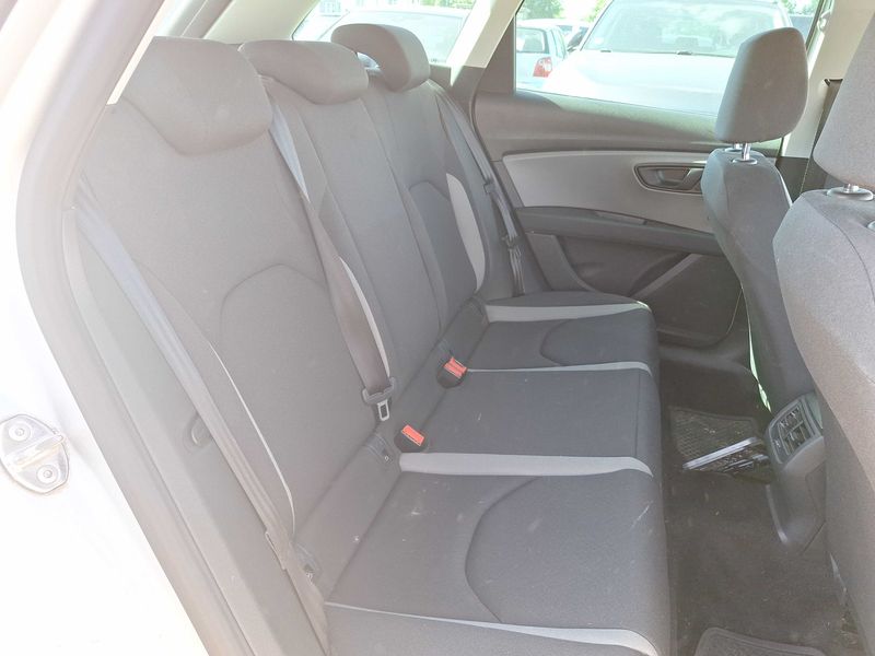 Seat Leon 1.6 TDI Reference 4Drive — zdjęcie 14