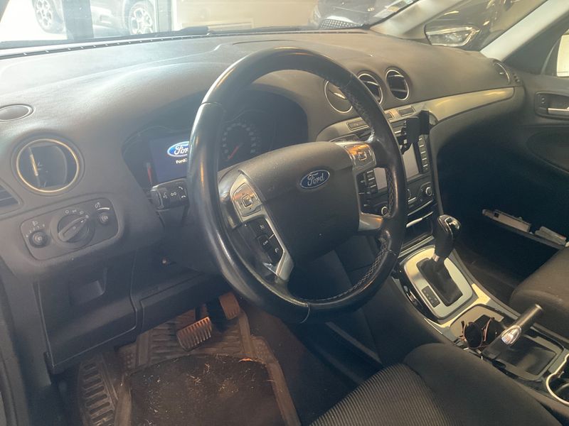Ford Galaxy 2.0 TDCi Titanium 2013 – снимка 24