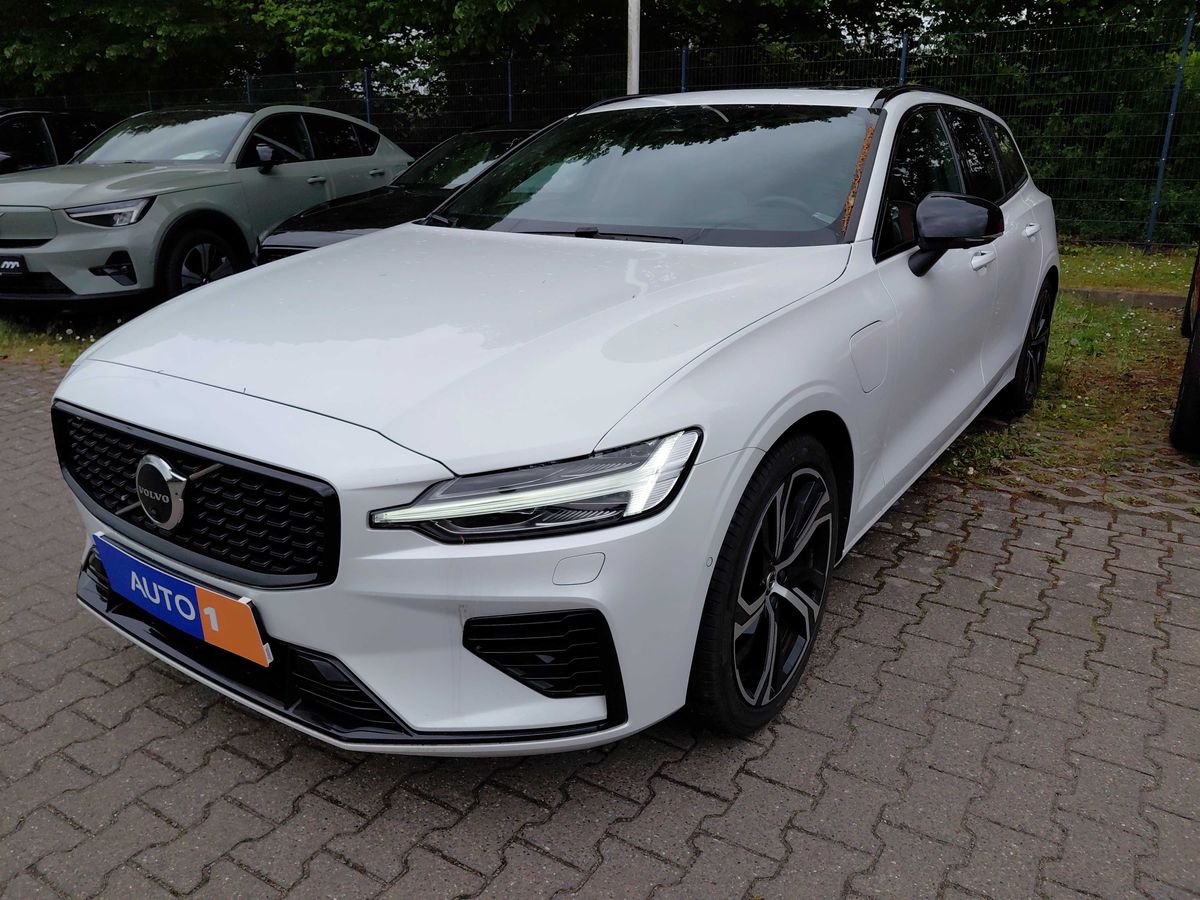 Volvo V60 2022 — photo 1