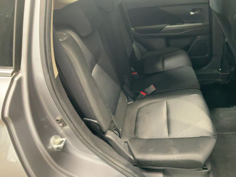 Mitsubishi Outlander 2.2 DI-D Invite ClearTec 2WD — zdjęcie 14