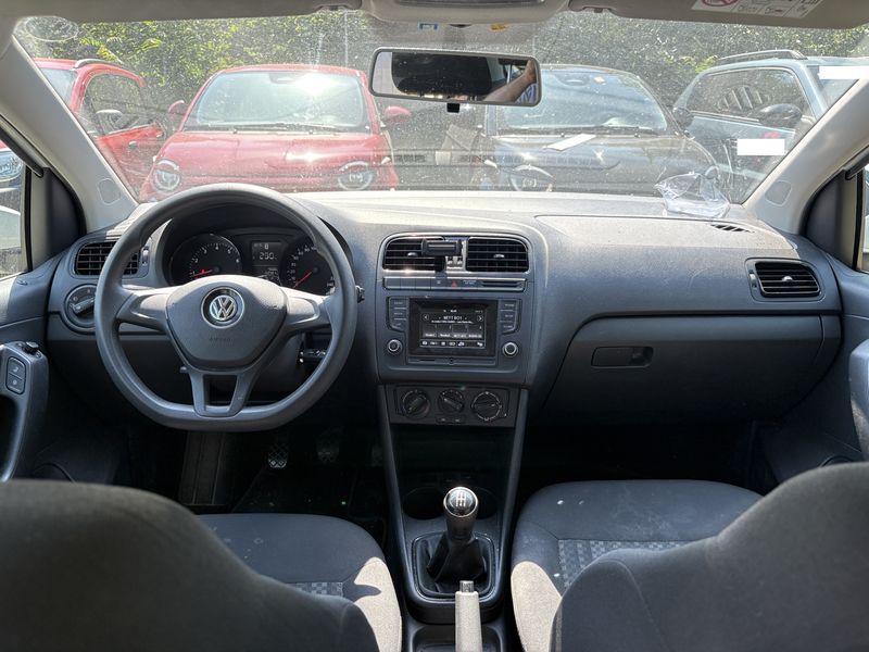 Volkswagen Polo 1.0 Trendline — zdjęcie 11