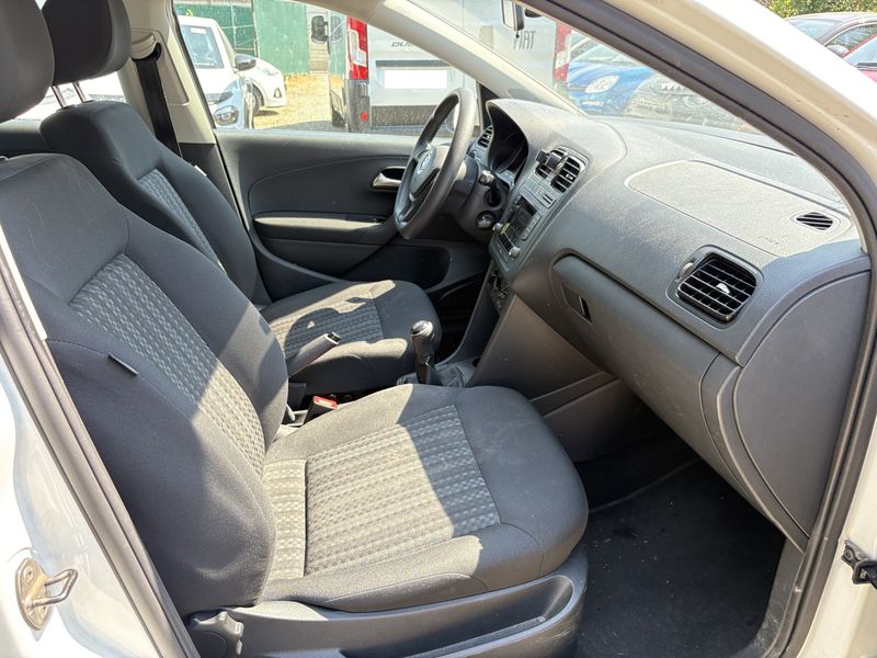 Volkswagen Polo 1.0 Trendline — zdjęcie 10