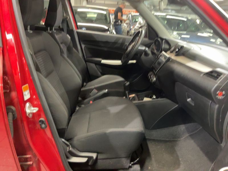 Suzuki Swift 1.0 BoosterJet SHVS Comfort + 2018 – снимка 16