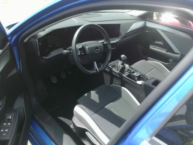 Opel Astra 1.2 Turbo Edition — zdjęcie 10