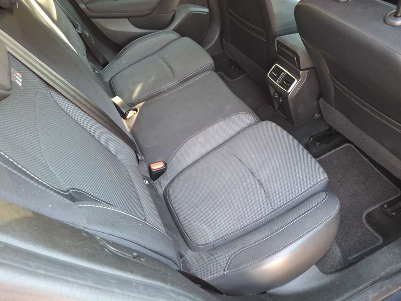 Renault Megane 1.3 TCe Equilibre — zdjęcie 14