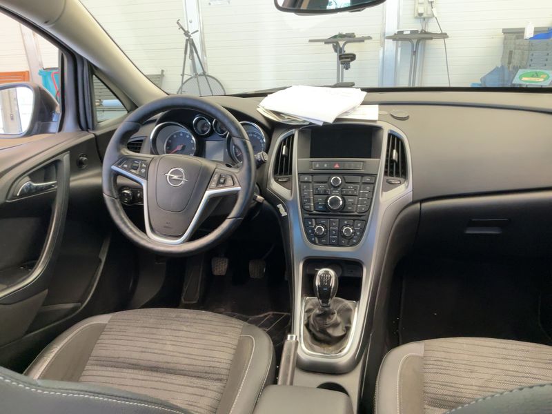 Opel Astra 1.6 Style — zdjęcie 12