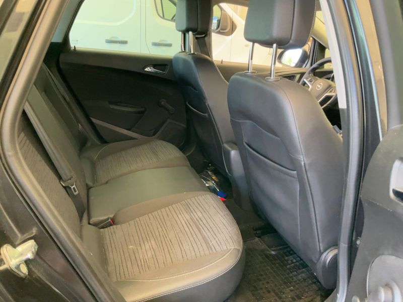 Opel Astra 1.6 Style — zdjęcie 14