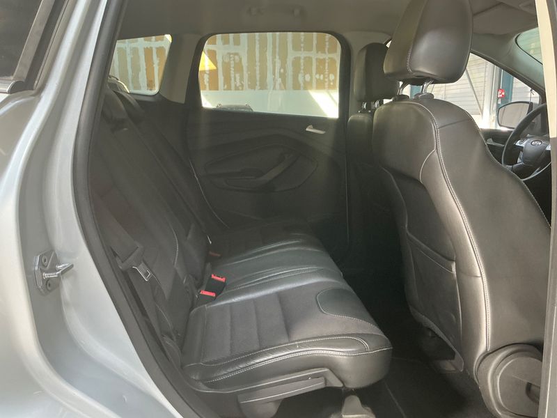Ford Kuga 2.0 TDCi Titanium — zdjęcie 14