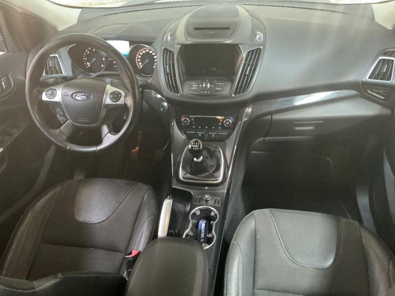 Ford Kuga 2.0 TDCi Titanium — zdjęcie 12
