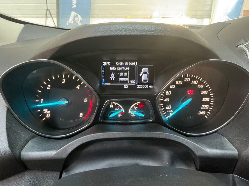 Ford Kuga 2.0 TDCi Titanium — zdjęcie 13