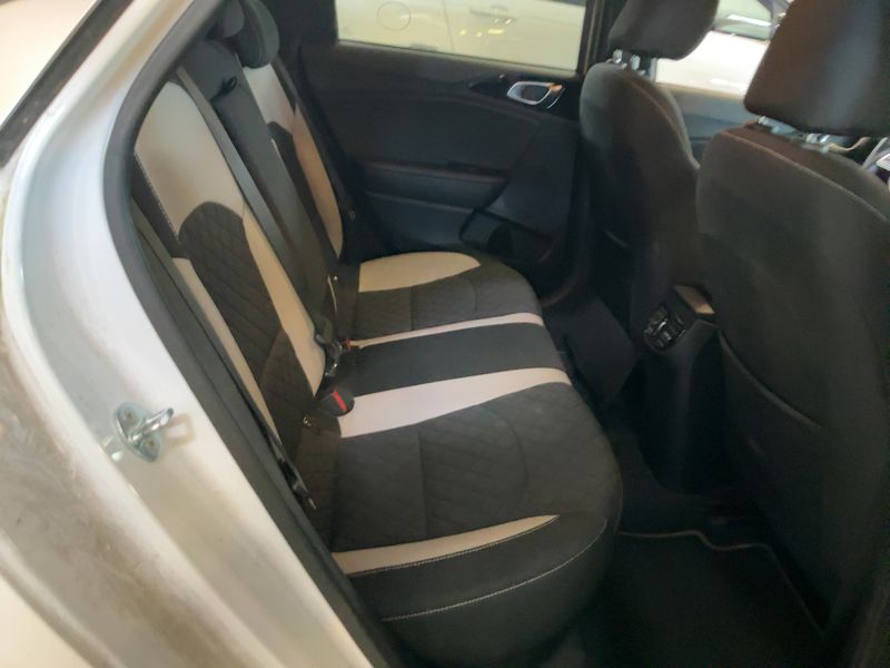 Kia pro_cee'd 1.4 TGDI GT Line — zdjęcie 14