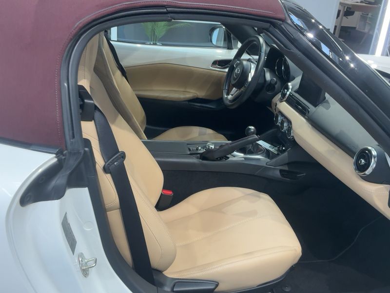 Mazda MX-5 2.0 Sakura — zdjęcie 11