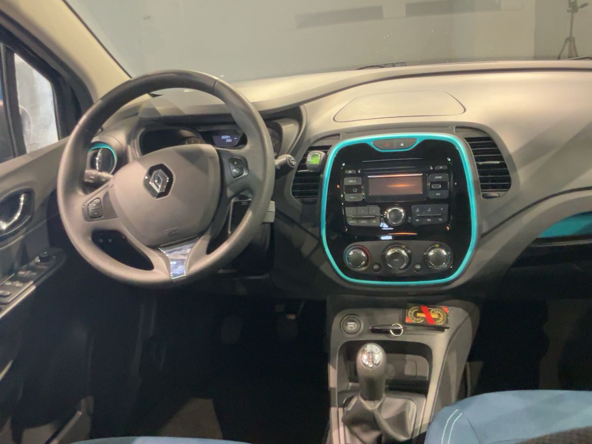 Renault Captur 2015 — photo 18