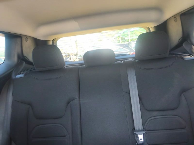 Jeep Renegade 1.6 M-Jet Limited FWD — zdjęcie 12