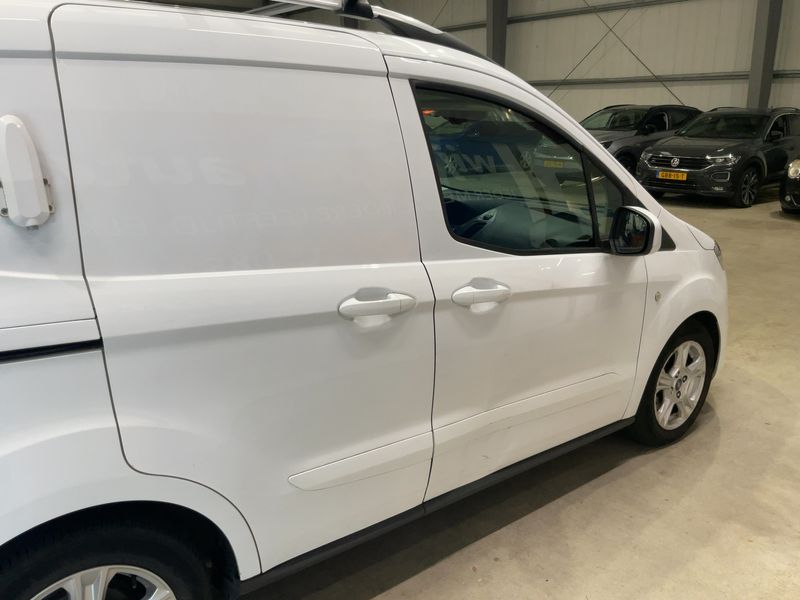 Ford Transit Courier 1.0 EcoBoost Limited — zdjęcie 7