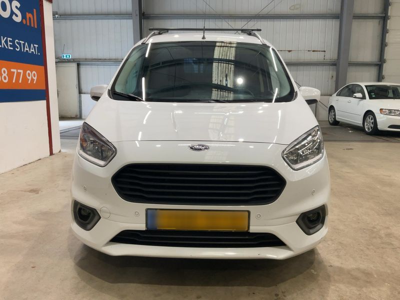 Ford Transit Courier 1.0 EcoBoost Limited — zdjęcie 9