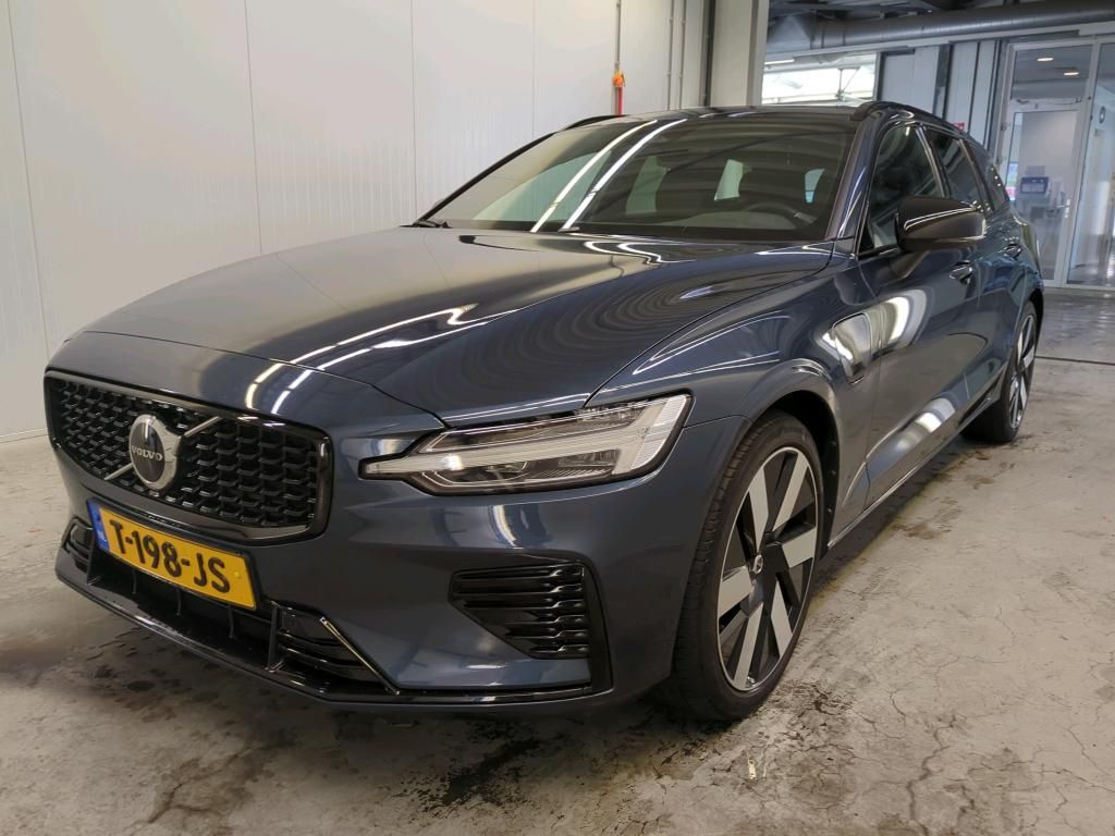 Volvo V60 2023
