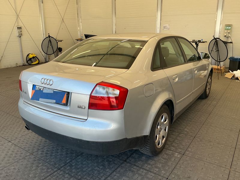 Audi A4 2.0 — zdjęcie 2