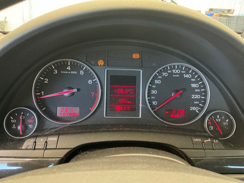 Audi A4 2.0 — zdjęcie 4
