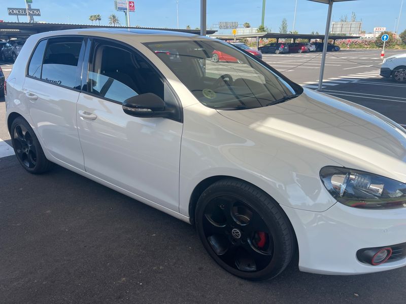 Volkswagen Golf VI 1.6 TDI Sport — zdjęcie 8