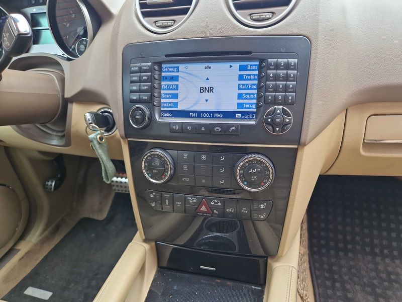 Mercedes-Benz M-Klasse ML 63 AMG — zdjęcie 15