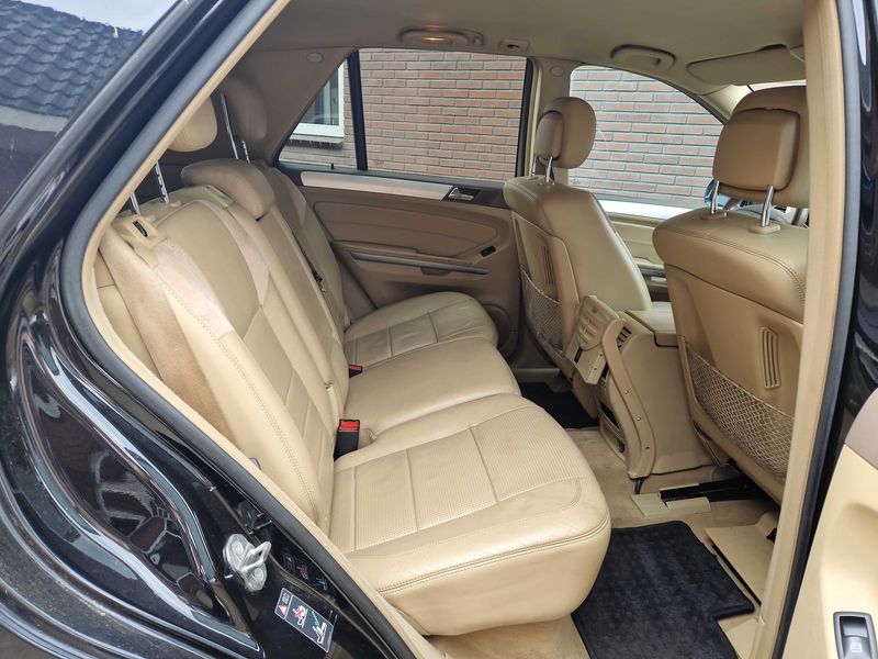 Mercedes-Benz M-Klasse ML 63 AMG — zdjęcie 14