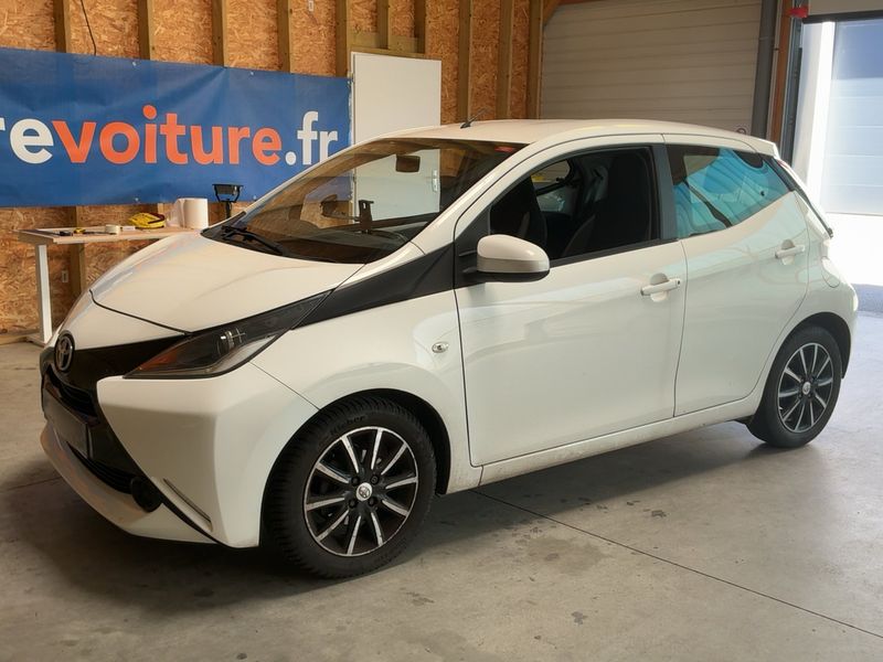Toyota Aygo 1.0 X-Play — zdjęcie 1