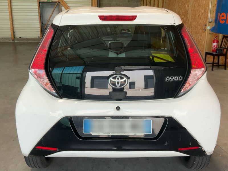 Toyota Aygo 1.0 X-Play — zdjęcie 5