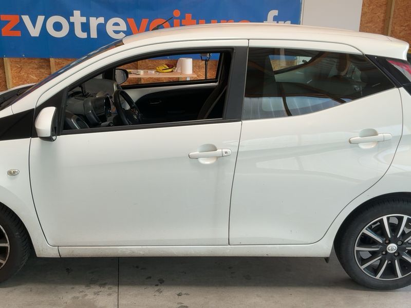 Toyota Aygo 1.0 X-Play — zdjęcie 4