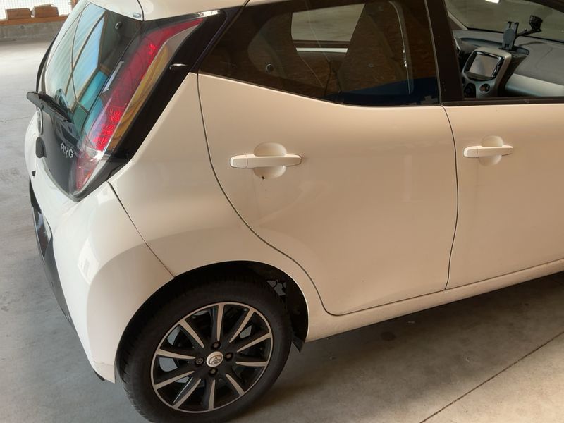 Toyota Aygo 1.0 X-Play — zdjęcie 6
