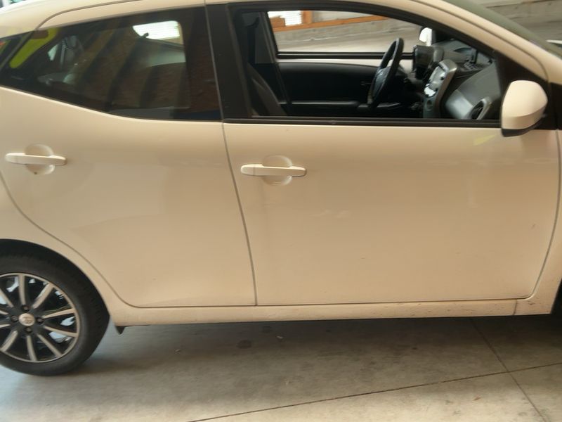 Toyota Aygo 1.0 X-Play — zdjęcie 7