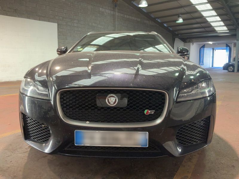 Jaguar XF 30d First Edition — zdjęcie 9