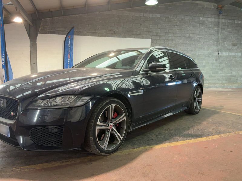 Jaguar XF 30d First Edition — zdjęcie 2