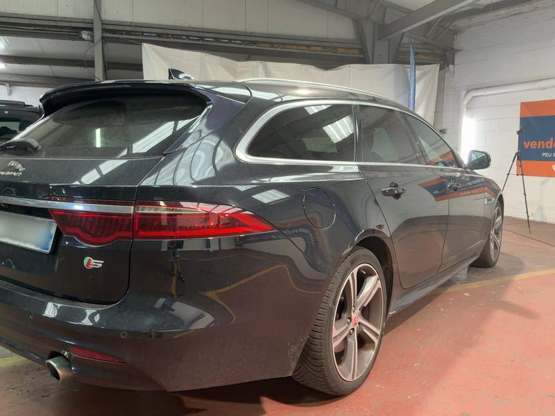 Jaguar XF 30d First Edition — zdjęcie 6