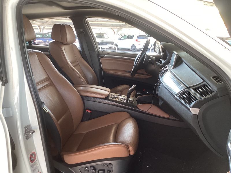 BMW X6 xDrive 40d — zdjęcie 11