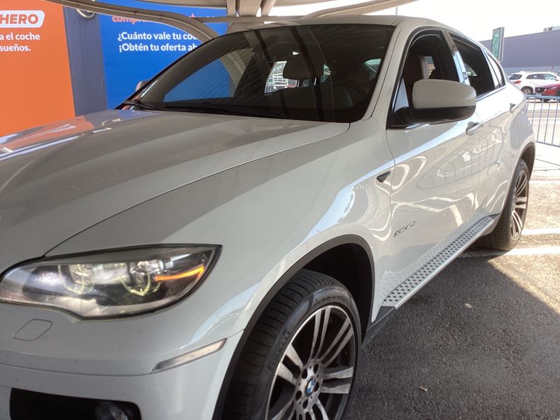 BMW X6 xDrive 40d — zdjęcie 2