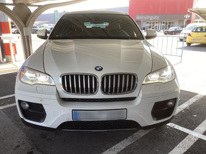 BMW X6 xDrive 40d — zdjęcie 9