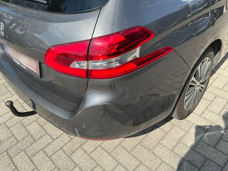 Peugeot 308 1.5 Blue-HDi Allure 2021 – снимка 36