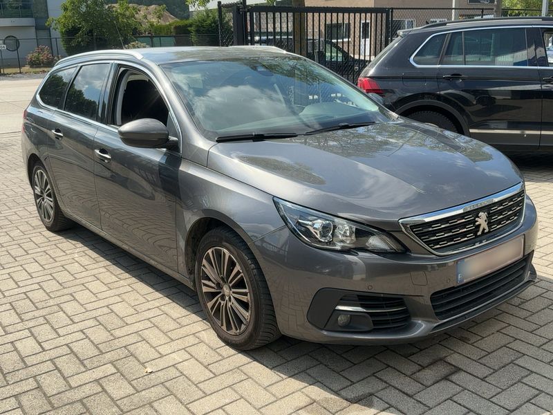 Peugeot 308 1.5 Blue-HDi Allure 2021 – снимка 12
