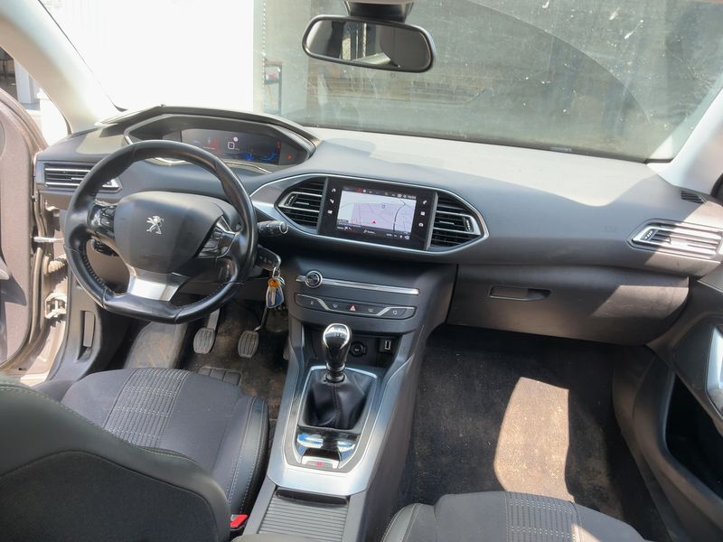 Peugeot 308 1.5 Blue-HDi Allure 2021 – снимка 17