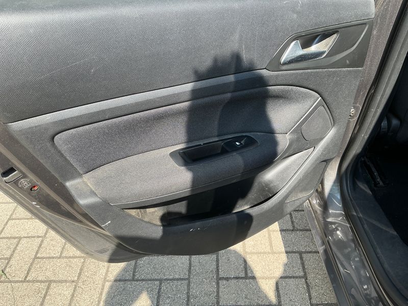 Peugeot 308 1.5 Blue-HDi Allure 2021 – снимка 32